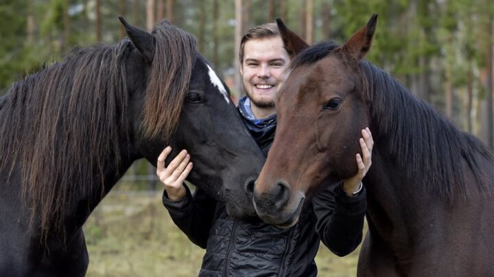 simon-wall-med-silver-jossan-och–lars-jakobsson-