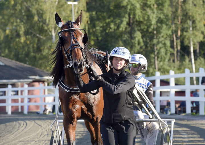 Luv You Schermer och Susanne Frang efter segern.jpg