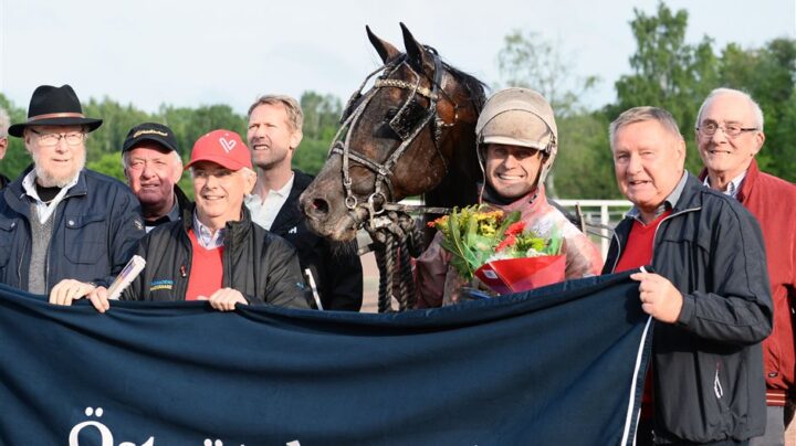 v75-7-carabinieri-pris-2