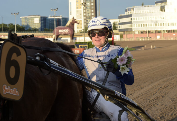 Andreas Lövdal bakom Narragansett.jpg