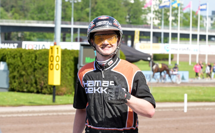 Henrik Kihle glad efter segern.jpg