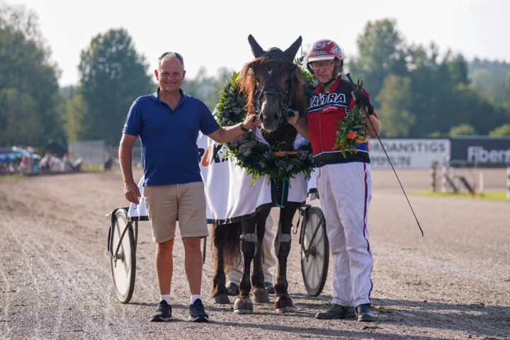 Bleke Borken vinnarcirkel.jpg