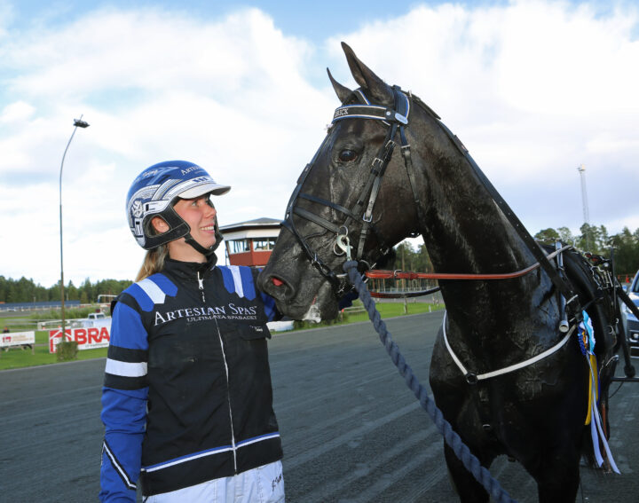 Ferox Brick o Jasmine Ising.jpg