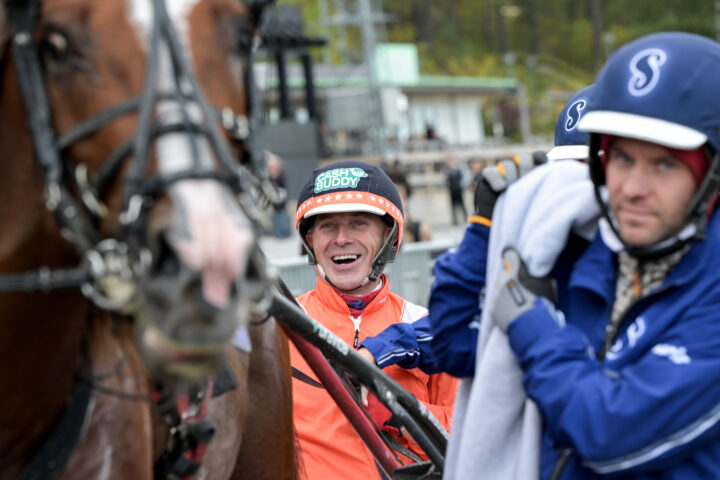 Peter Untersteiner glad efter segern med Steady Express.jpg