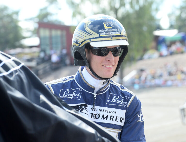 Jeppe Rask i sulky.jpg