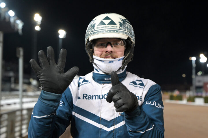 Magnjus A Djuse 6 raka segrar.jpg