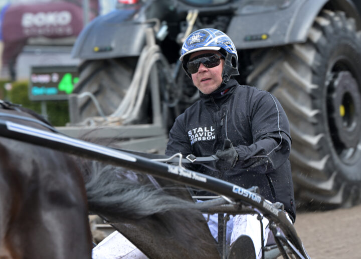 David Persson i vagn.JPG