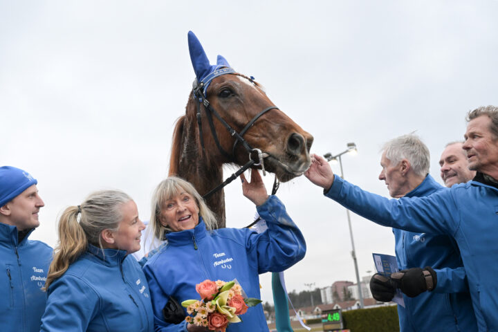 Maroon Day med Elisabeth Almheden och gänget.jpg