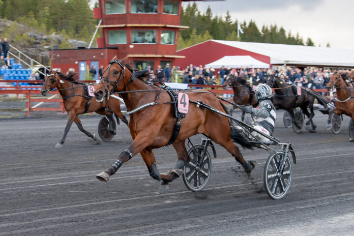 Jackpot Mearas målgång.jpg