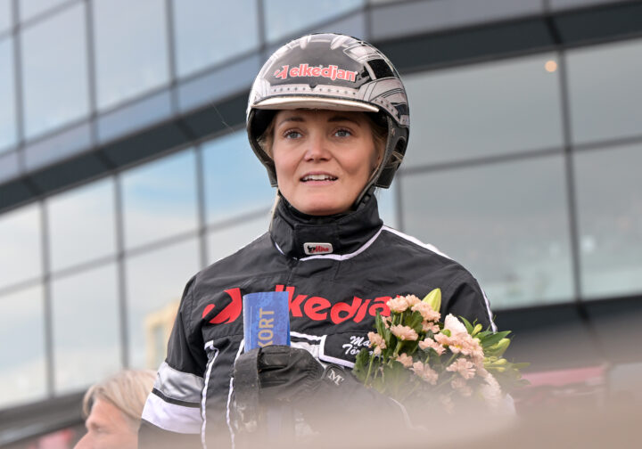 Maria Törnqvist i vinnarcirkeln.jpg